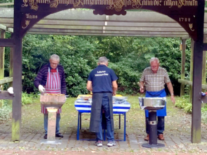 Grillmeister am Werk
