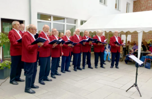 Die Sänger stehen bereit