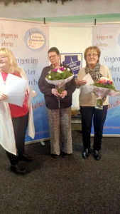 Ehrenurkunde und Ehrenzeichen in Silber (Carola Stiegemann, Ingrid Bonow)