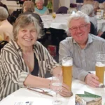 Gäste an den Tischen