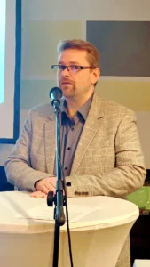 Grüße vom KCB übermittelt von Jason Johnson